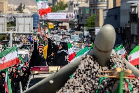 راهپیمایی دختران «جان‌فدای ایران»