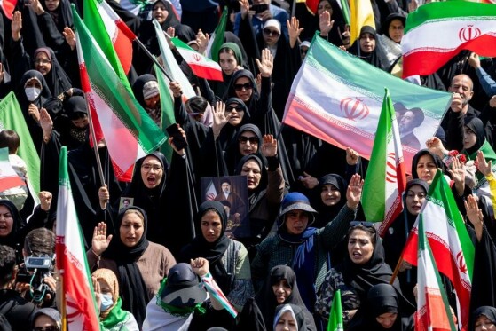 راهپیمایی دختران «جان‌فدای ایران»