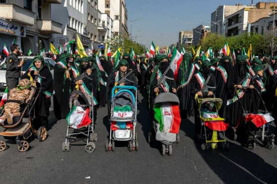 راهپیمایی دختران «جان‌فدای ایران»