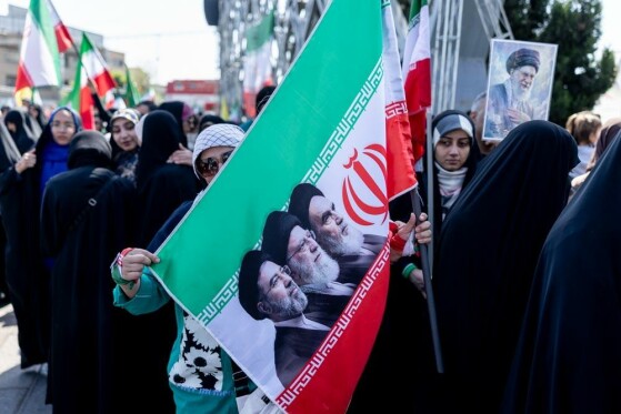 راهپیمایی دختران «جان‌فدای ایران»