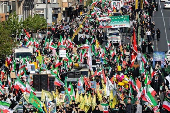 راهپیمایی دختران «جان‌فدای ایران»