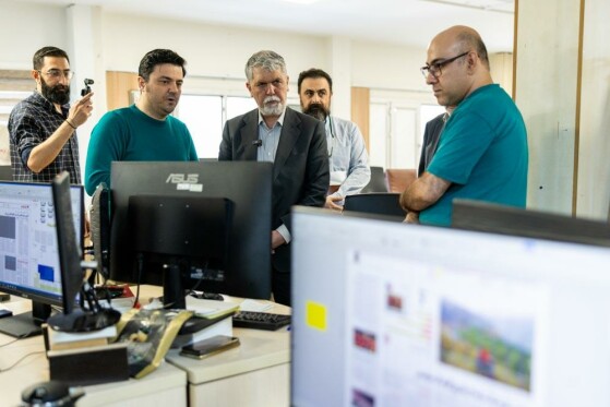 بازدید سید عباس صالحی وزیر فرهنگ و ارشاد از روزنامه ایران