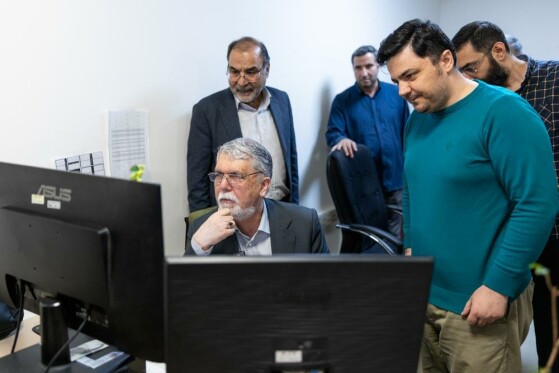 بازدید سید عباس صالحی وزیر فرهنگ و ارشاد از روزنامه ایران