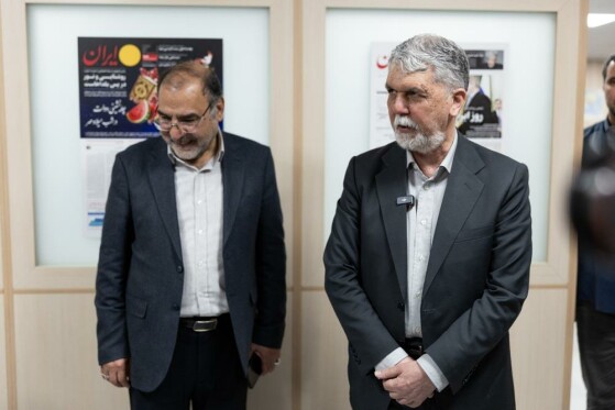 بازدید سید عباس صالحی وزیر فرهنگ و ارشاد از روزنامه ایران