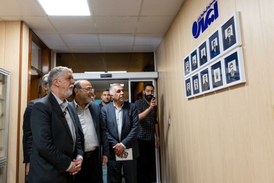 بازدید سید عباس صالحی وزیر فرهنگ و ارشاد از روزنامه ایران