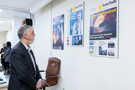 بازدید سید عباس صالحی وزیر فرهنگ و ارشاد از روزنامه ایران