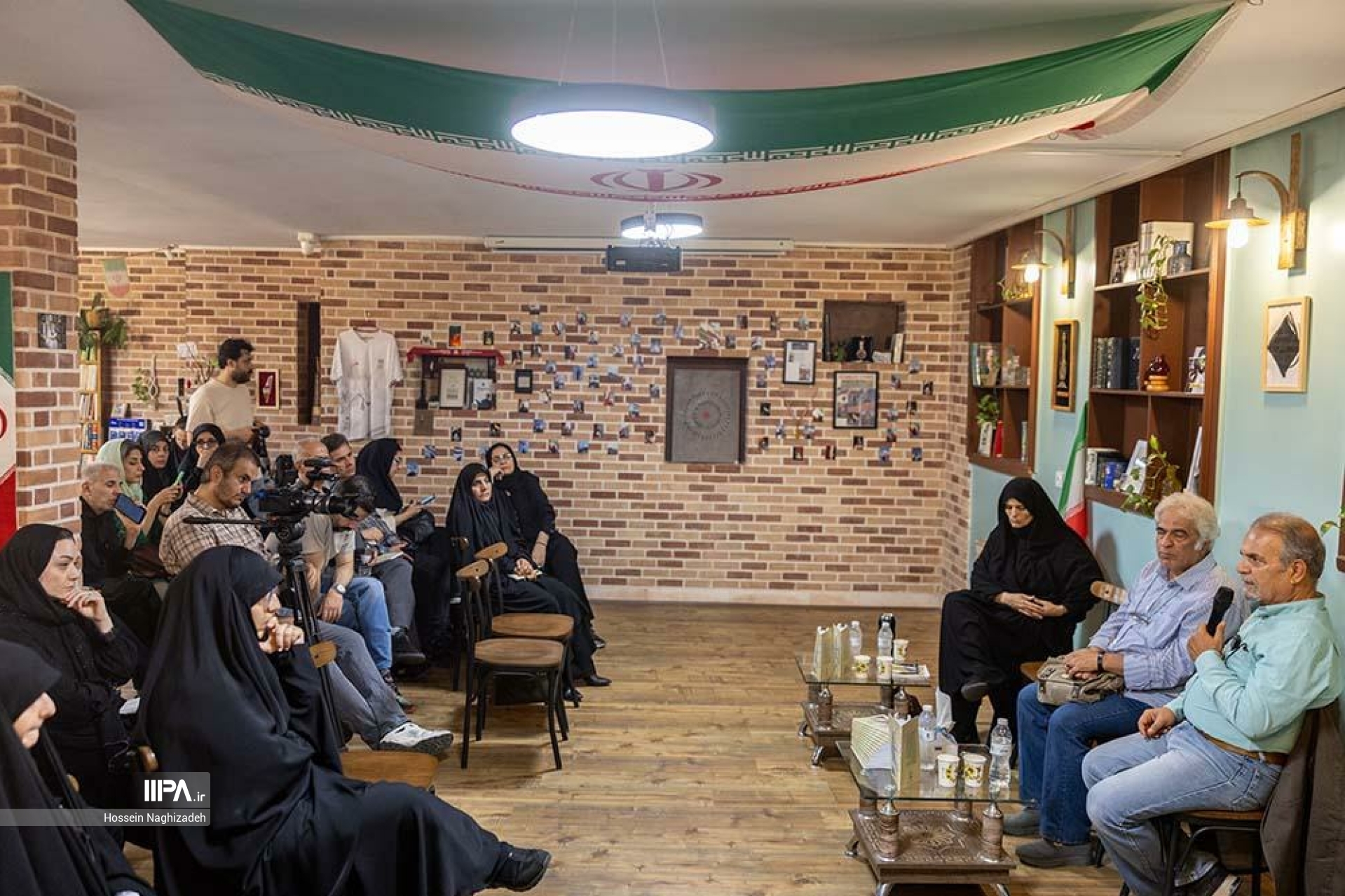 مراسم رونمایی از کتاب شاهدی از جهنم نسل کشی