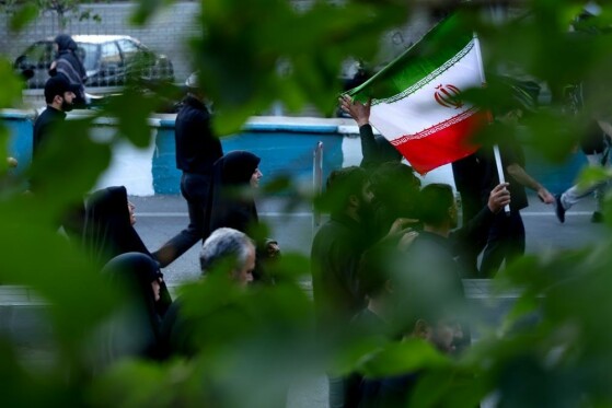 اقامه نماز بر پیکر رهبر شهید انقلاب