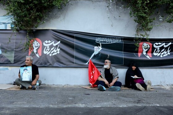 اقامه نماز بر پیکر رهبر شهید انقلاب