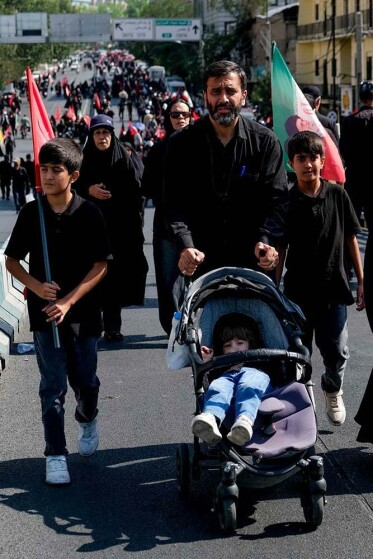 تشییع پیکر رهبر شهید