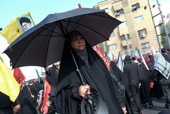 تشییع پیکر رهبر شهید