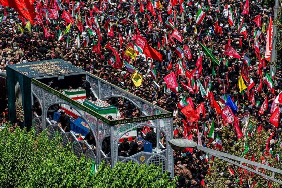 تشییع پیکر رهبر شهید-۳