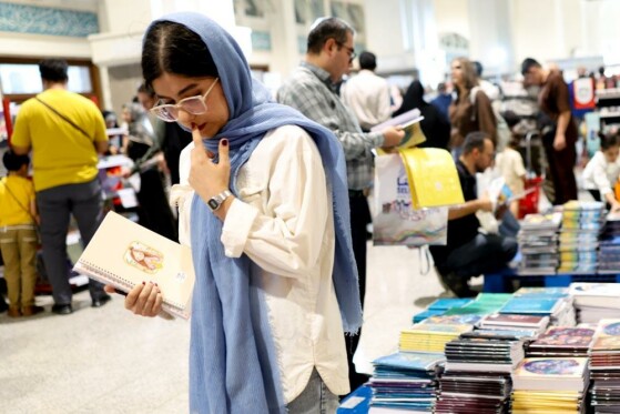 دوازدهمین نمایشگاه  ایران نوشت